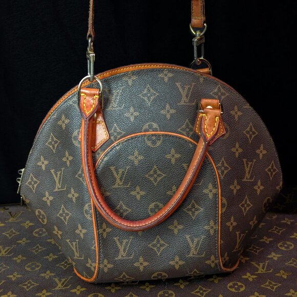 LOUIS VUITTON Ellipse PM Monogram Canvas Crossbody Shoulder Bag - Picture 10 of 15